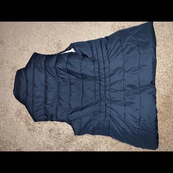 Hollister Cozy-Lined Puffer Vest - Picture 2 of 4